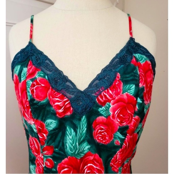 ⭐️ Vintage Victoria’s Secret Gold Label Black Red Floral Lace Slip Dress S - Picture 5 of 8